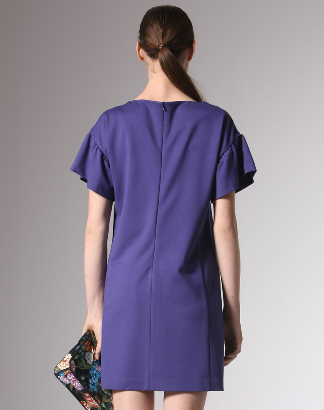 紫蓝色短袖连衣裙