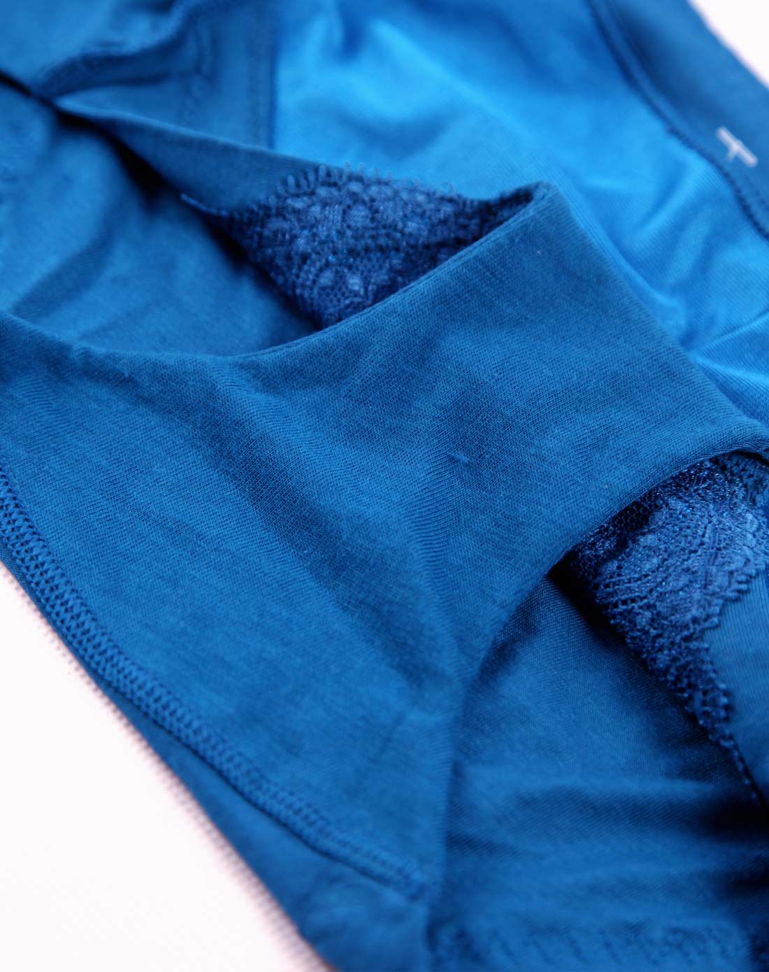 女款宝石蓝色纯色三角中腰平角内裤