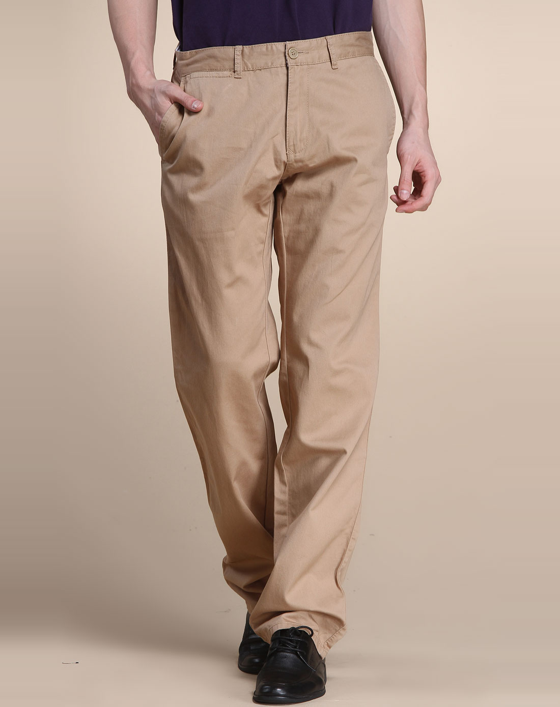 卡其色休闲长裤