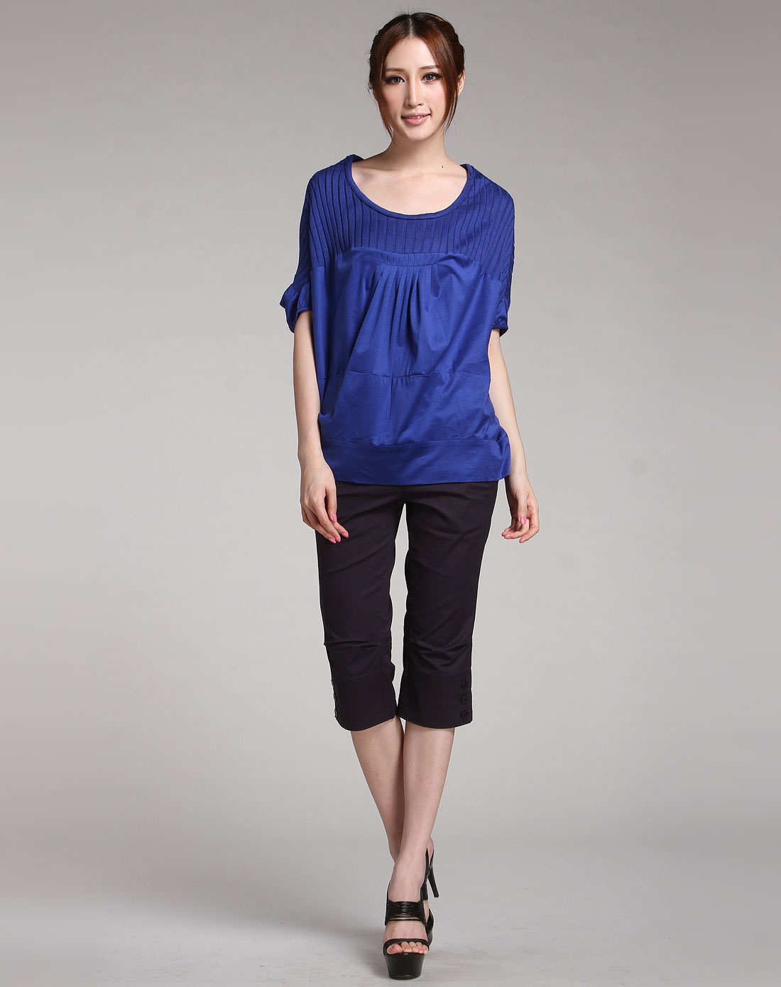 宝蓝色时尚蝙蝠袖针织t恤