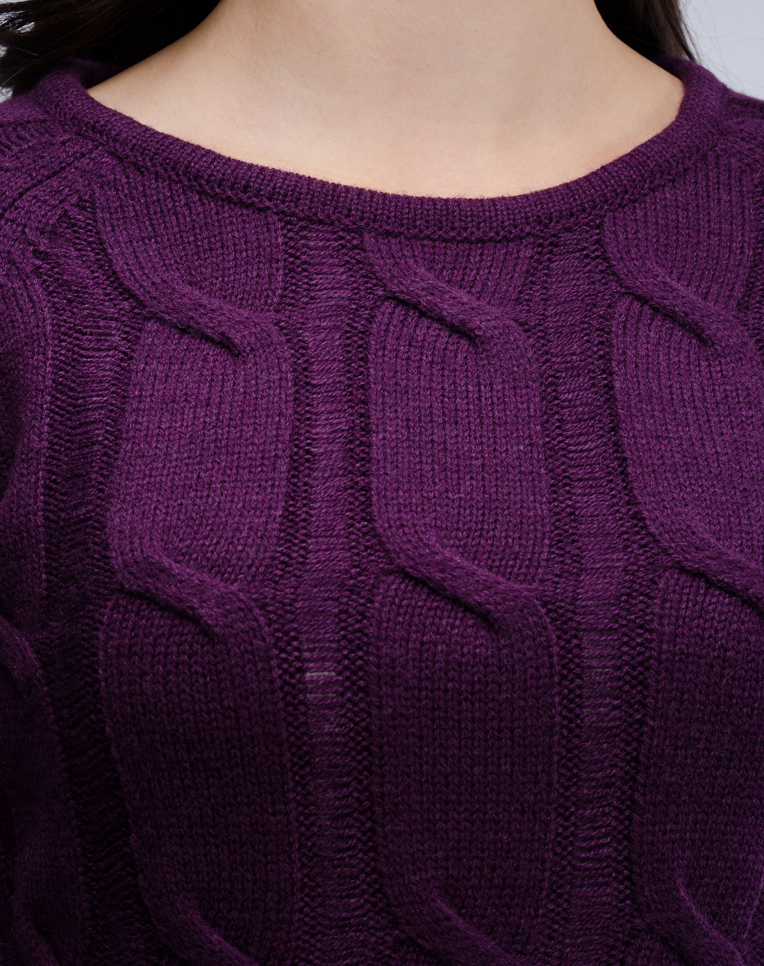 深紫色时尚圆领八分袖毛衣