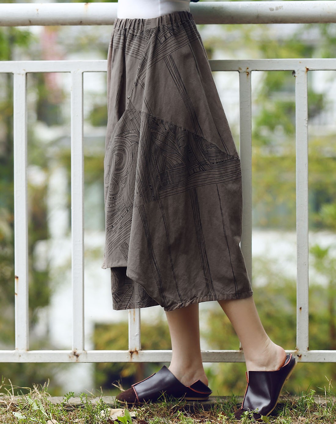 咖啡色亚麻舒适松紧腰下身裙