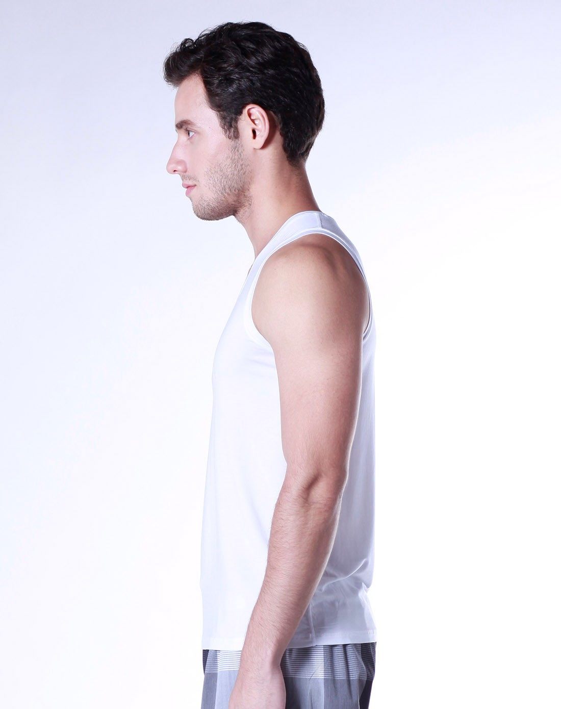 男款漂白色莫代尔时尚v领窄肩背心