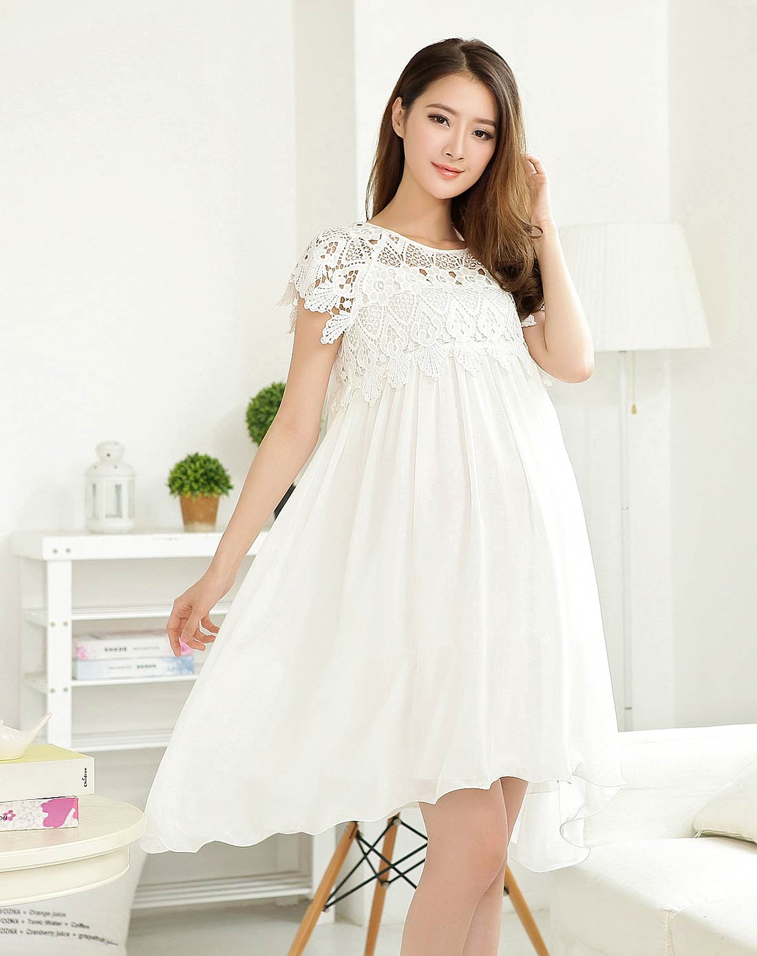 孕妇白色连衣裙