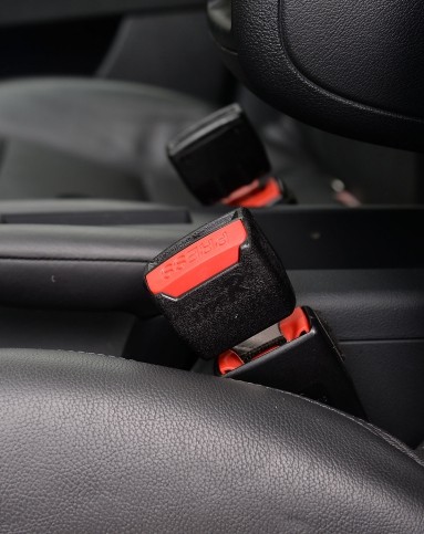 多功能安全带插座(黑色)