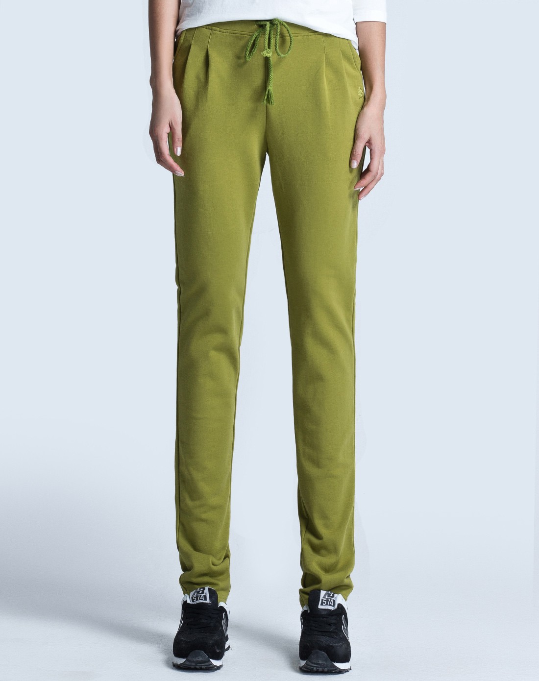 芥末绿经典舒适亲肤透气显瘦哈伦卫裤