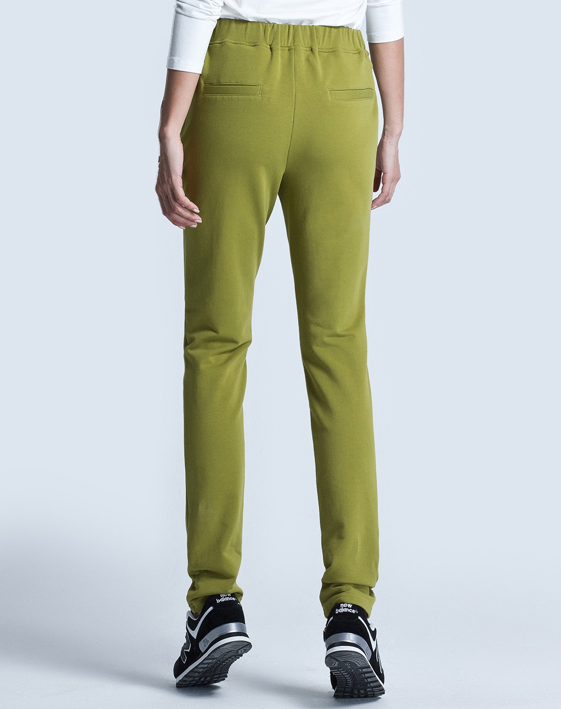 芥末绿经典舒适亲肤透气显瘦哈伦卫裤