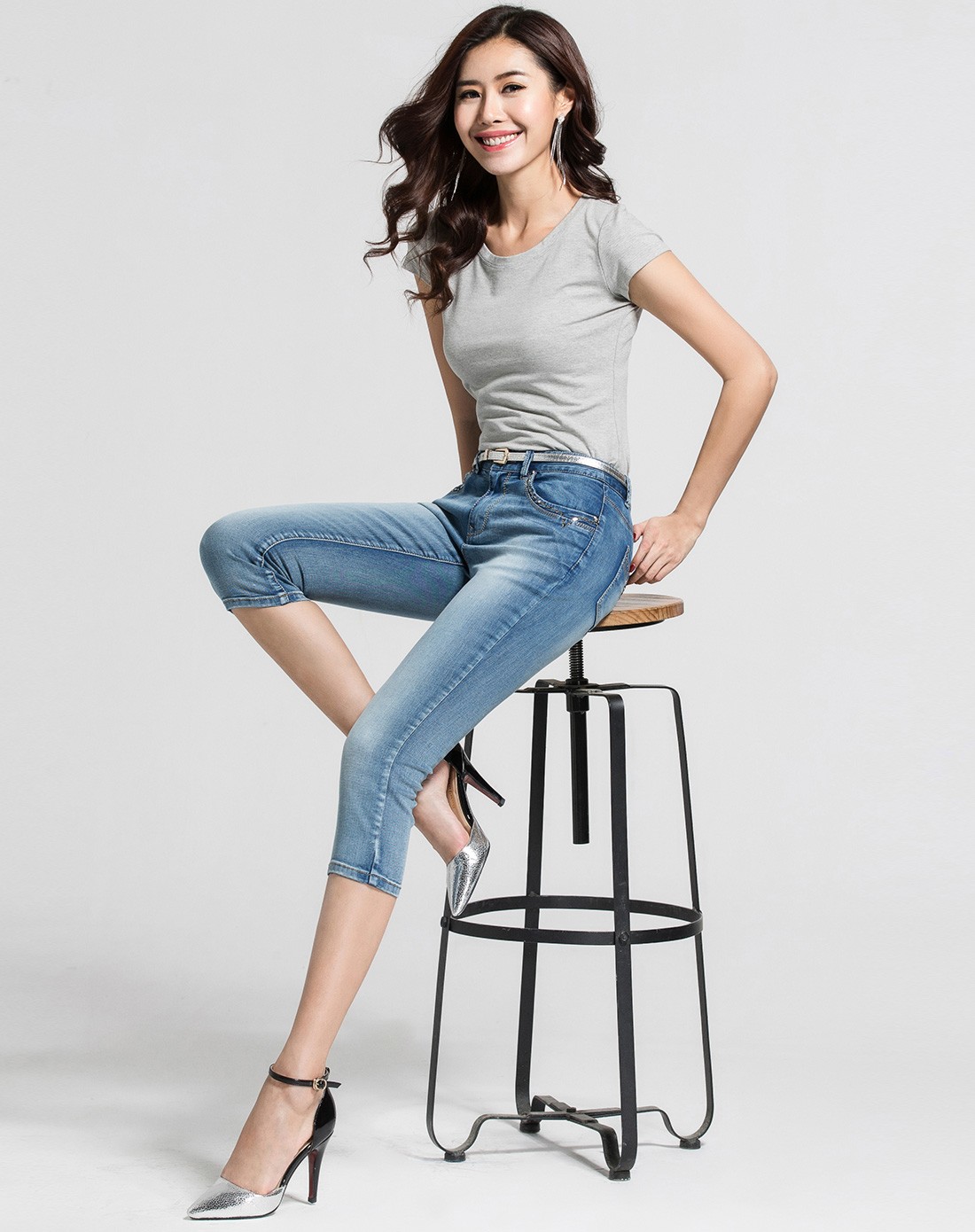 经典休闲修身七分牛仔裤