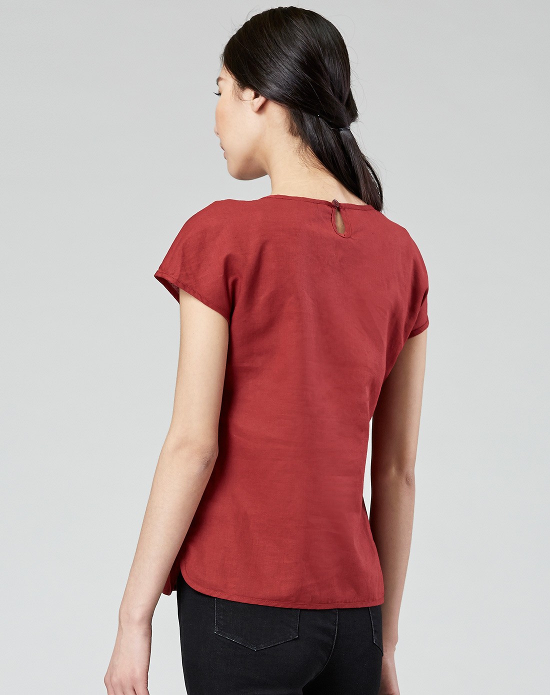 朱砂红不对称风琴褶棉麻t恤