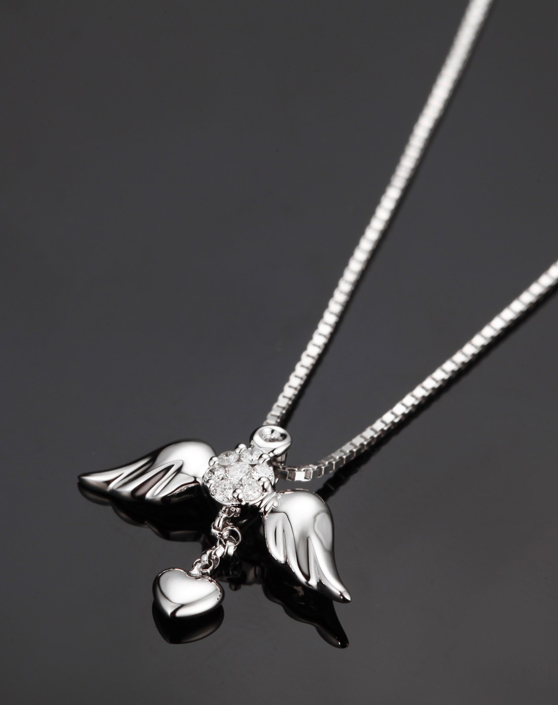 新品白18k金钻石吊坠天使之心