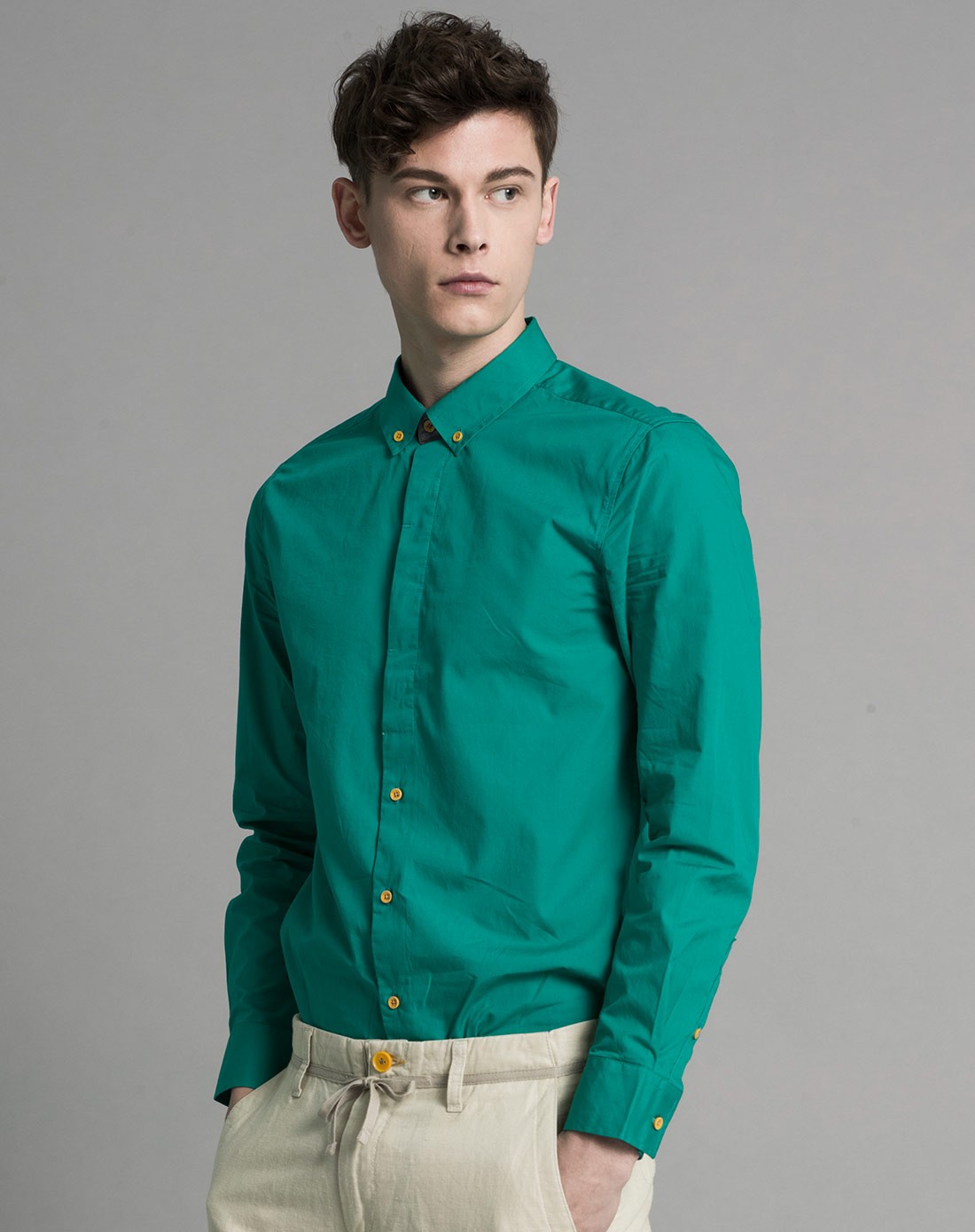 翠绿色纯棉长袖衬衫