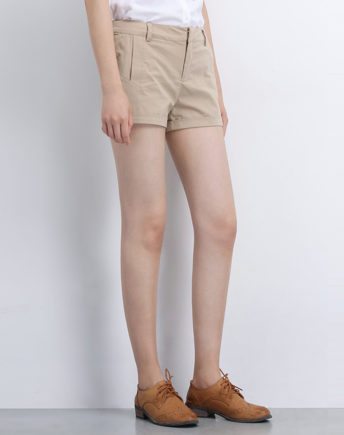 女式卡其色休闲短裤