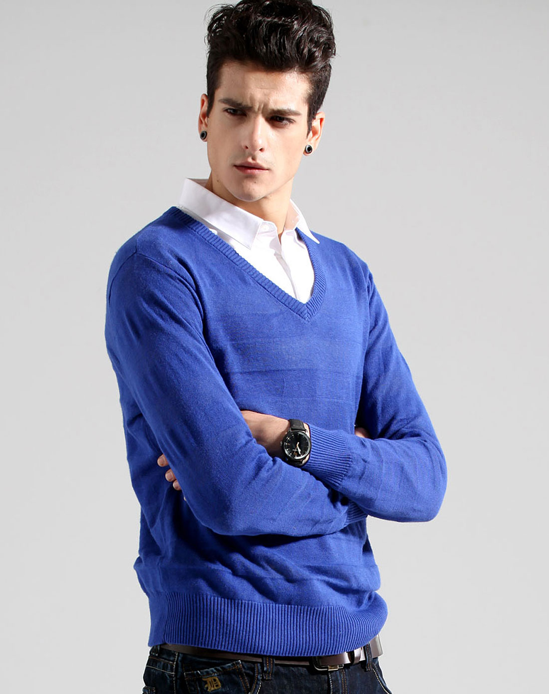 普蓝色v领长袖毛衫