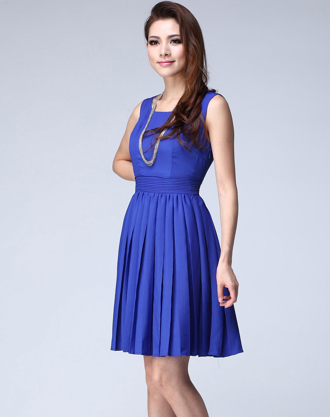 女款蓝色连衣裙