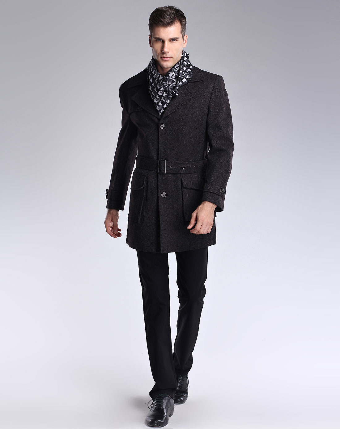 黑灰色休闲长袖大衣