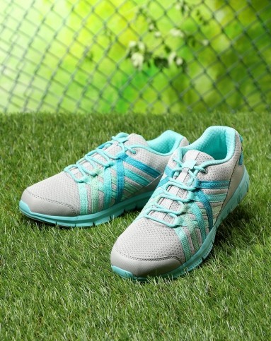 抓地耐磨 女款浅灰配浅绿色运动鞋 个性百搭