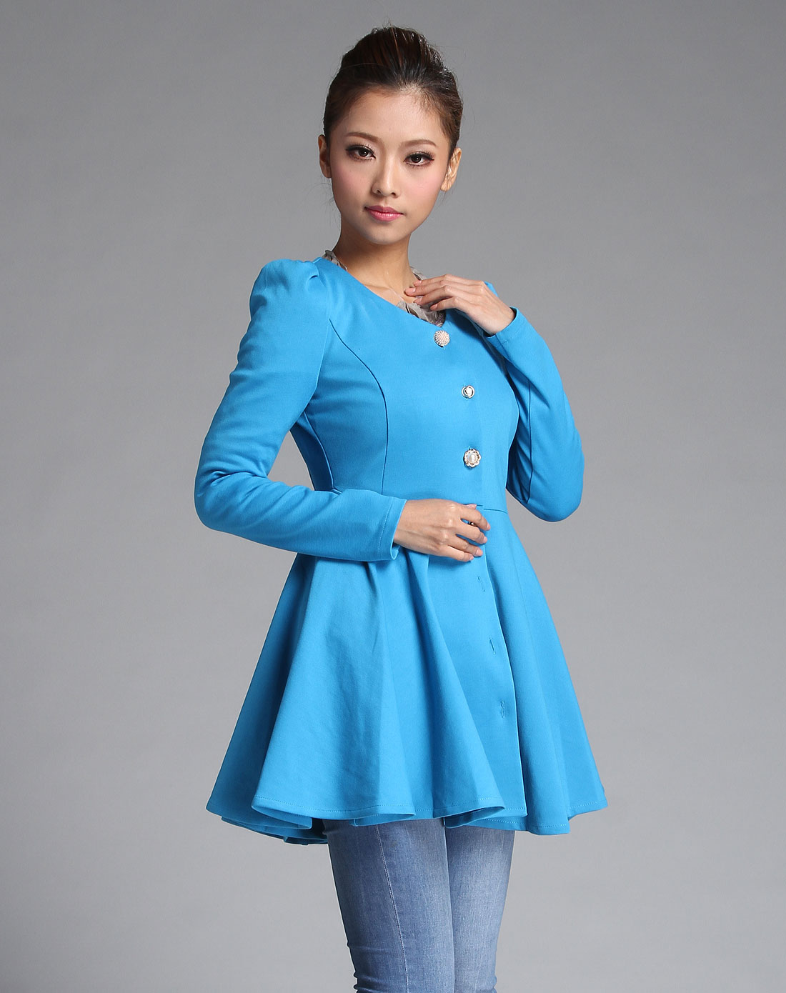 湖蓝色长袖淑女连衣裙