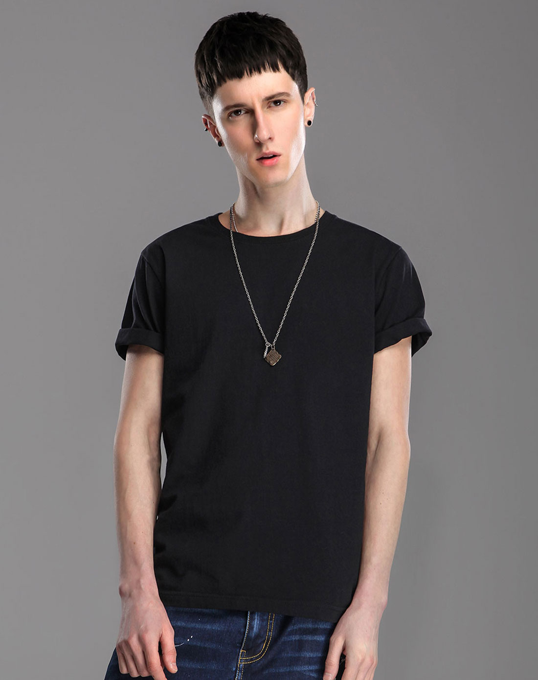 黑色简约纯色短袖t恤