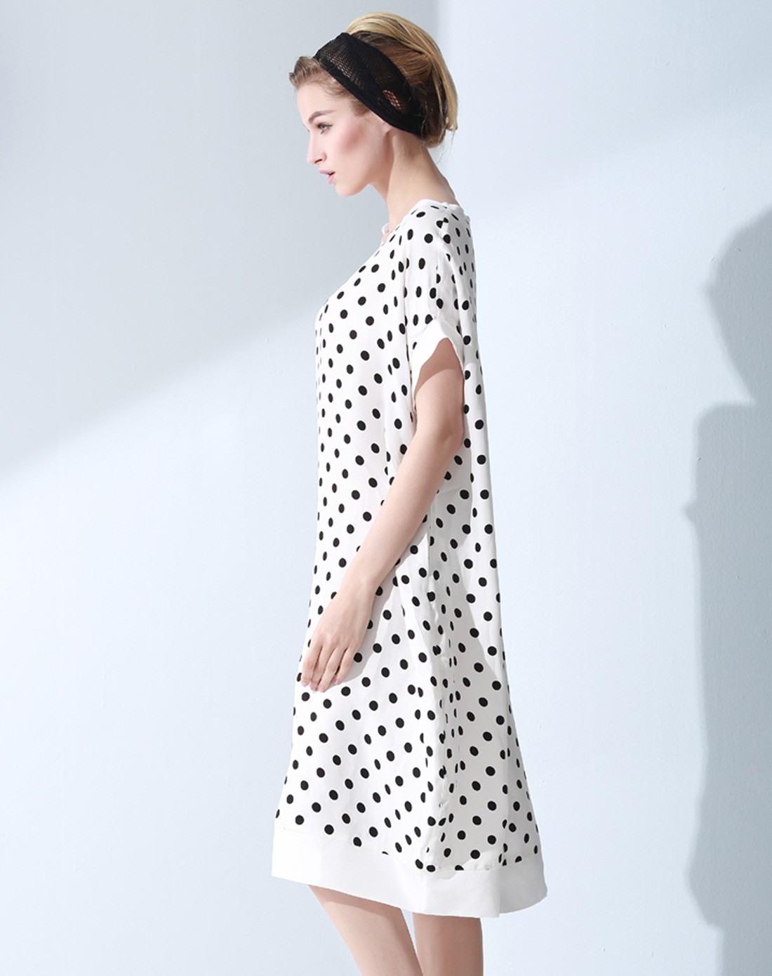圆领连袖子大o型长款波点连衣裙