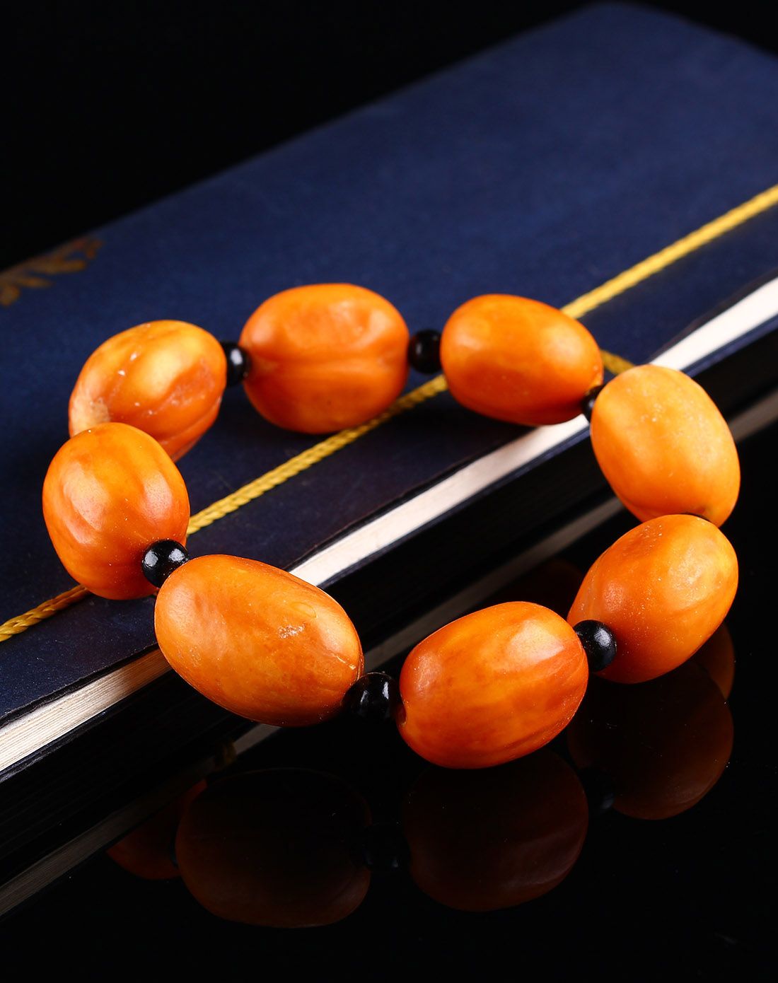 精选蜜蜡果手链