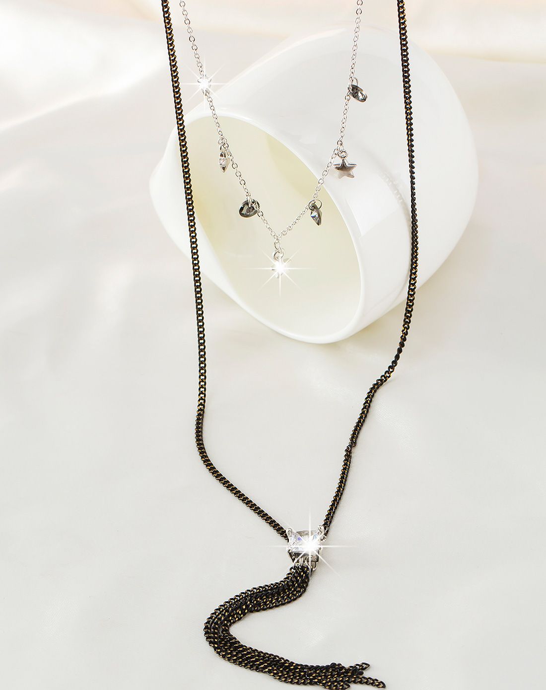 小黑裙时尚流苏项链