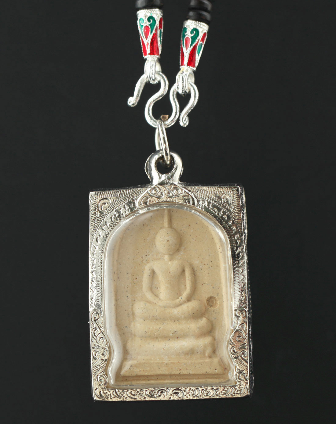 泰国正庙恭请龙婆本大师佛牌-崇迪成功佛银色外壳