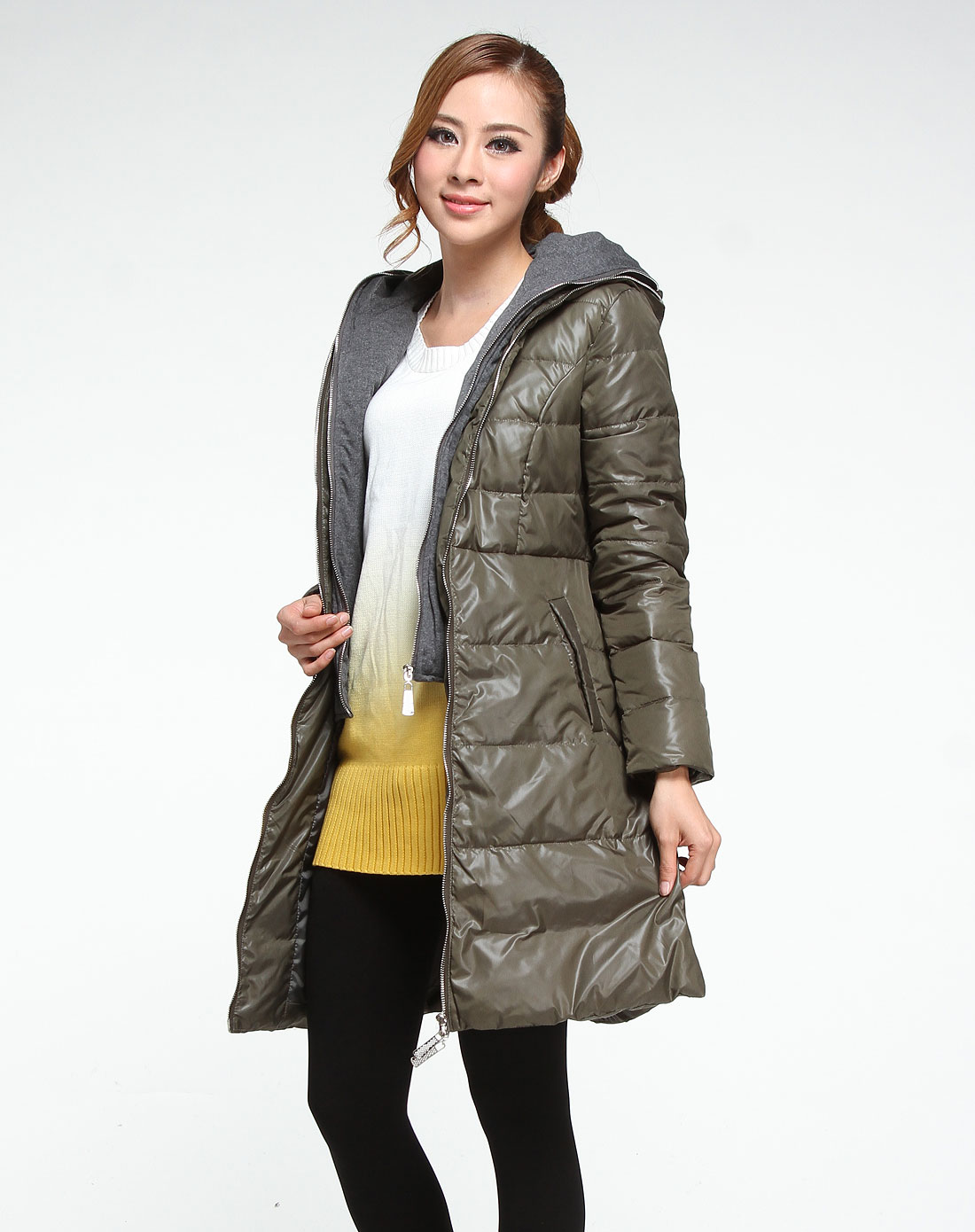 艾米拉aimila女装专场-军绿色假两件连帽中长款长袖修身羽绒服