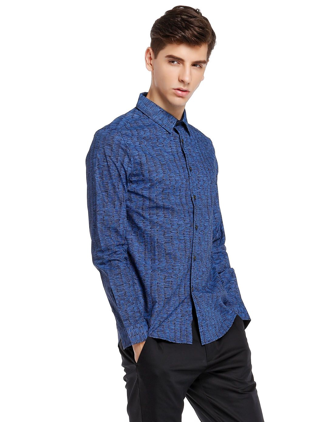 翻领印纹蓝黑色长袖衬衫