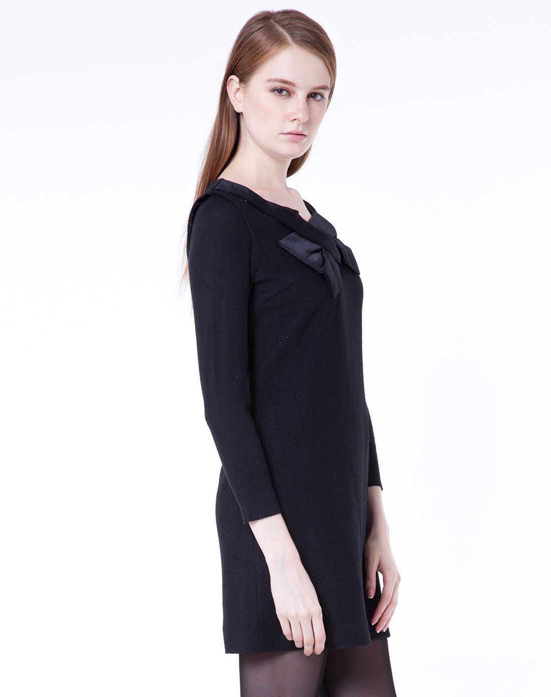 亨奴hono女装专场 > 亨奴hono 黑色气质蝴蝶领针织长袖连衣裙