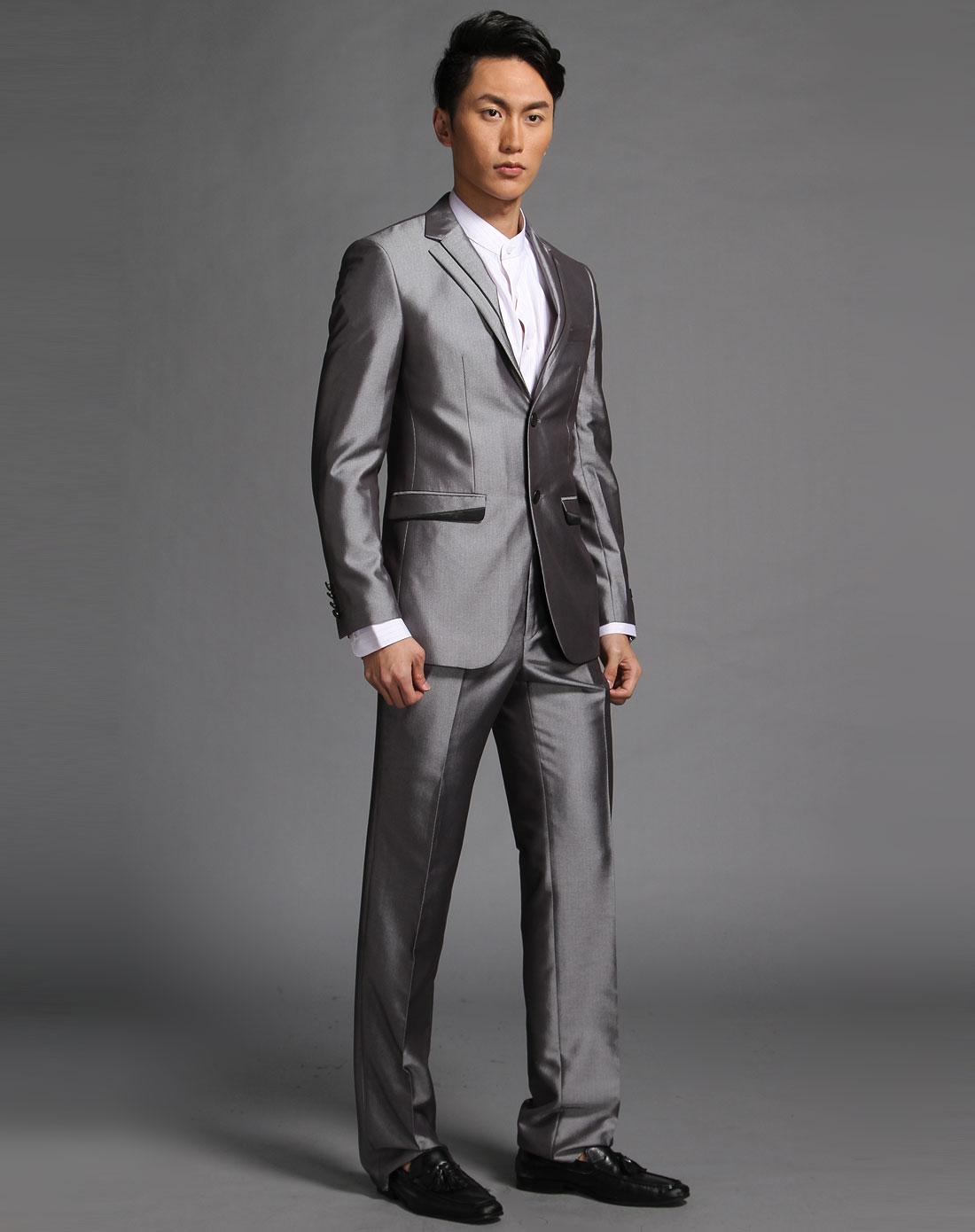 银灰色商务绅士长袖西服套装