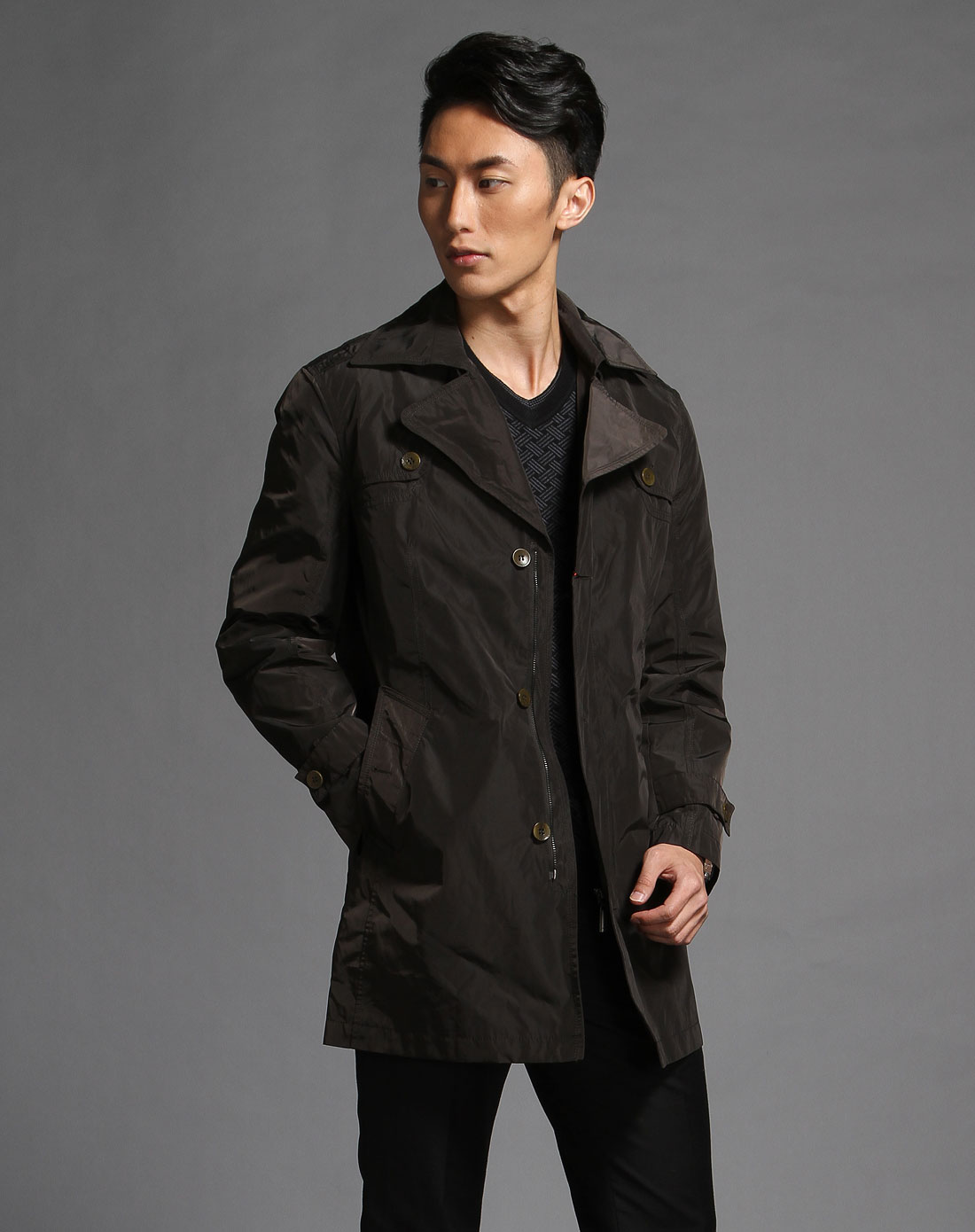 灰黑色休闲拉链长袖风衣