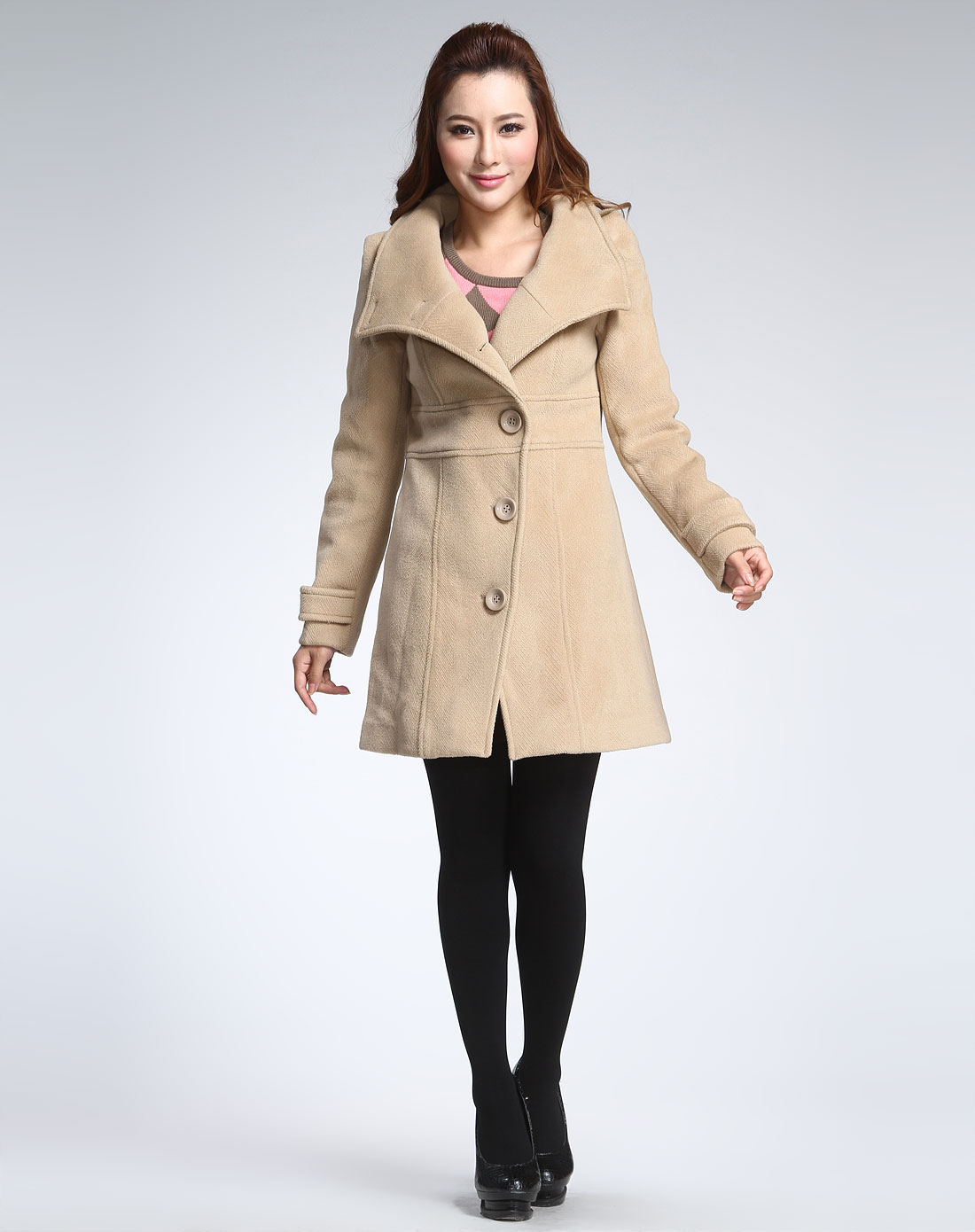 浅卡其色单排扣长款长袖大衣