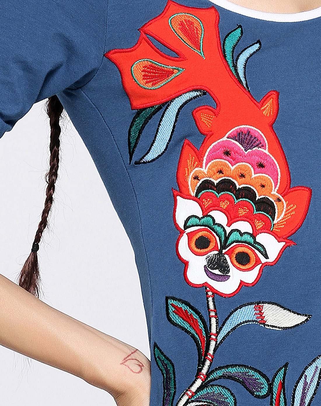 蓝色鲤鱼贴布绣针织长袖t恤