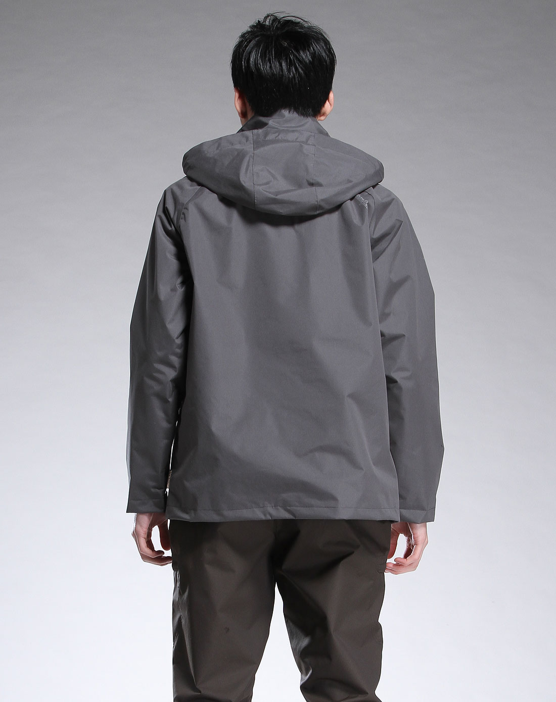 男款深灰色透气防水连帽长袖冲锋衣