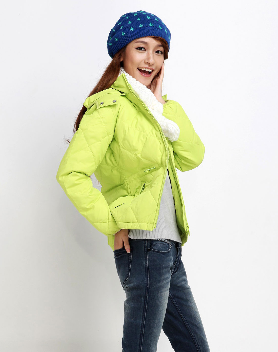 绿色时尚长袖连帽羽绒服