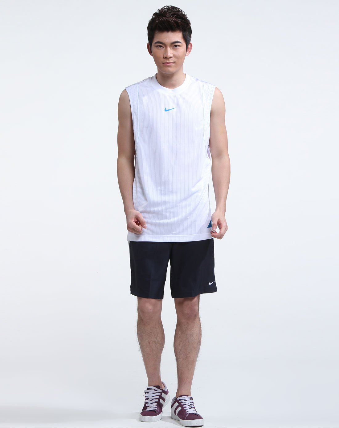 男款白色休闲运动背心