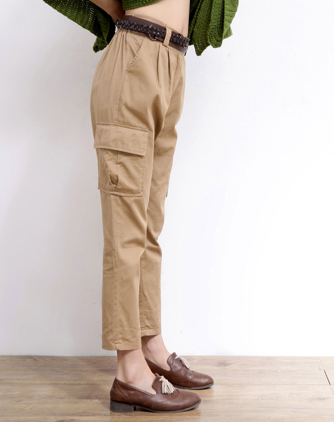 女款米色休闲裤