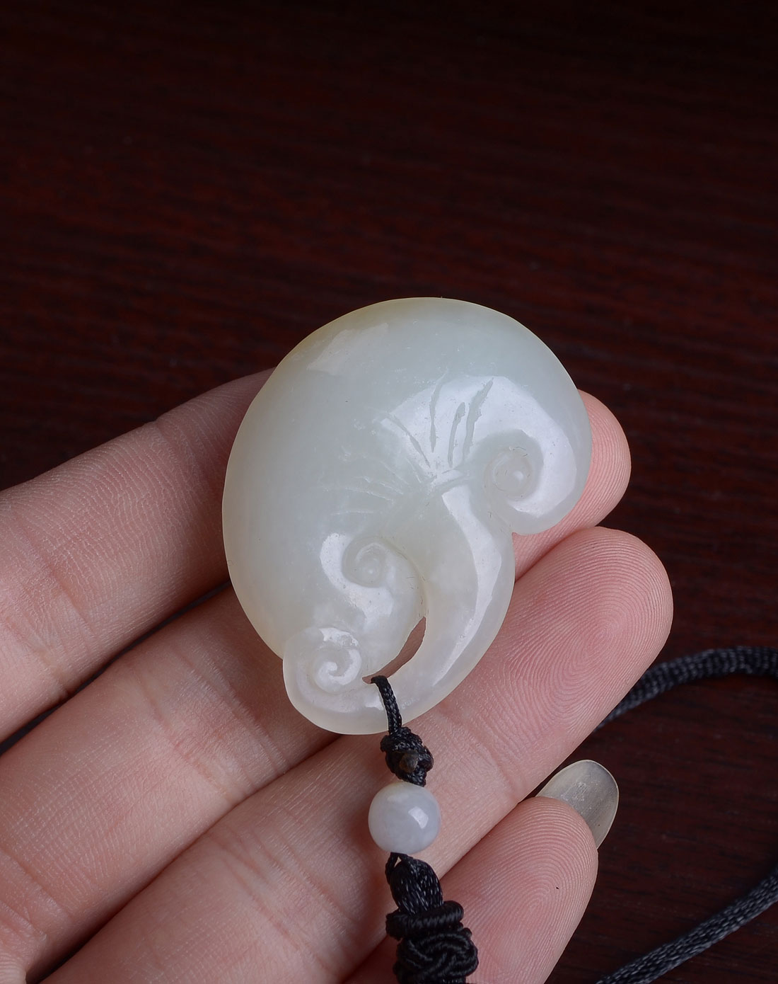 uve-天然和田玉祥云如意挂件