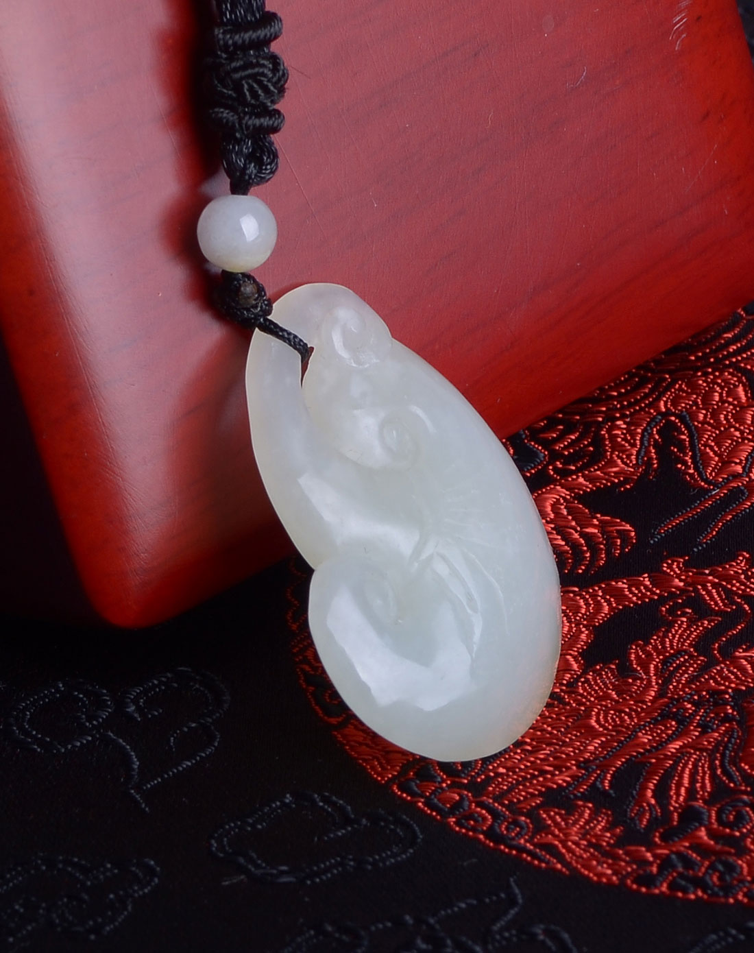 uve-天然和田玉祥云如意挂件