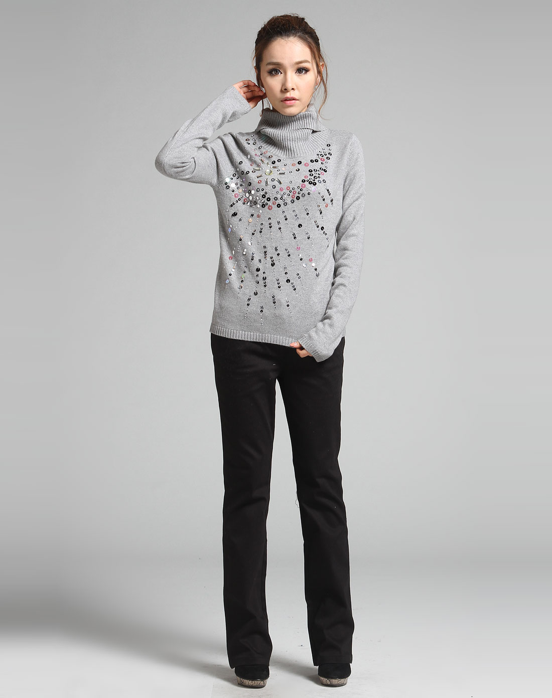 花灰色高领长袖毛衫