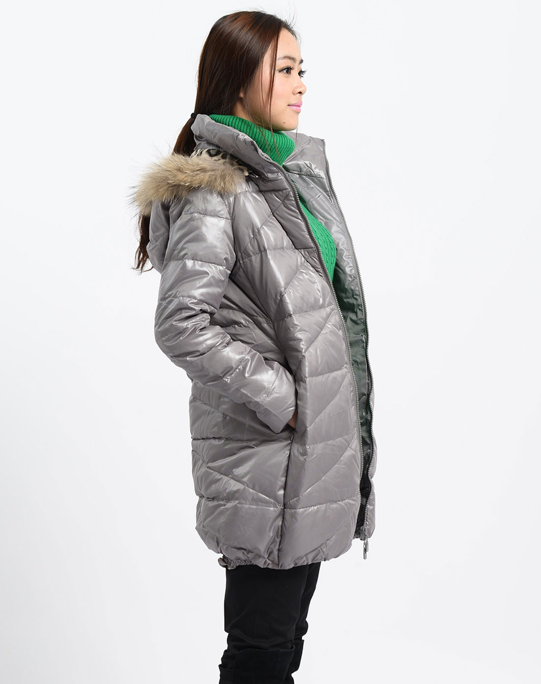 虫二ch/2女装专场-黑白收腰羽绒服