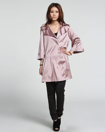 浅香芋色翻领中袖风衣