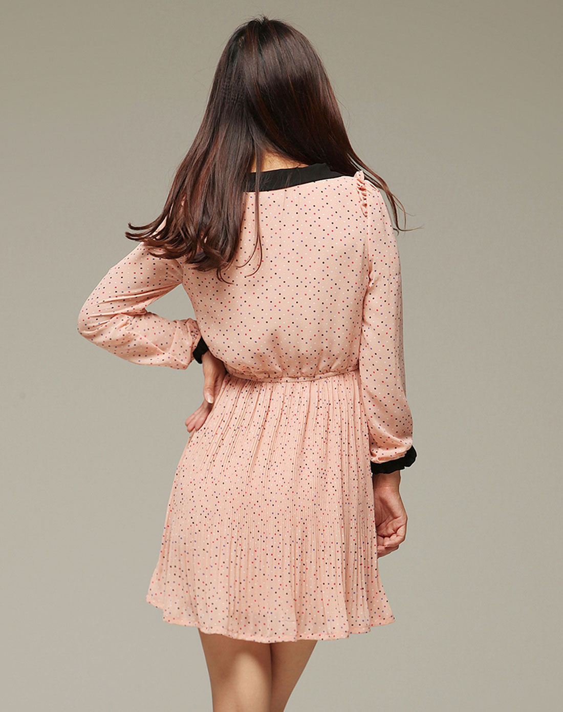 粉色长袖雪纺连衣裙