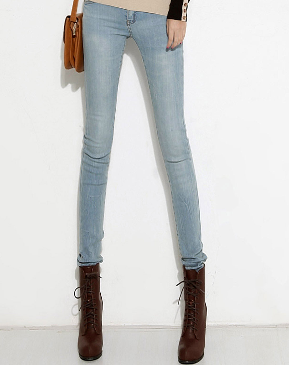 浅蓝色纯色小脚牛仔裤