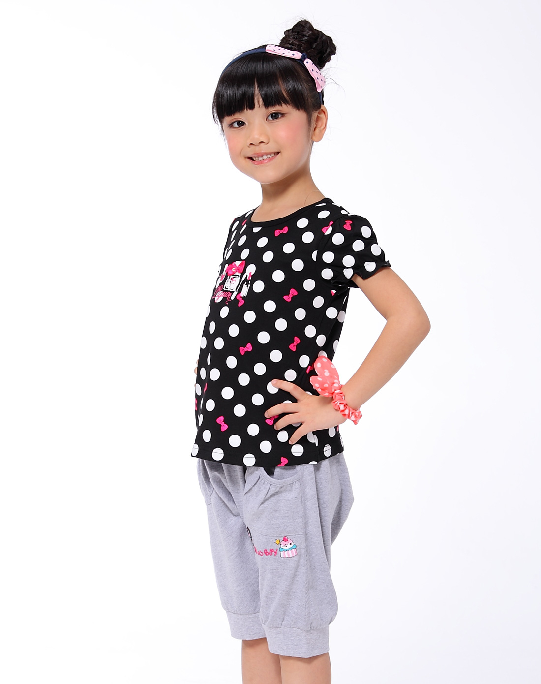 女童黑色圆领短袖t恤
