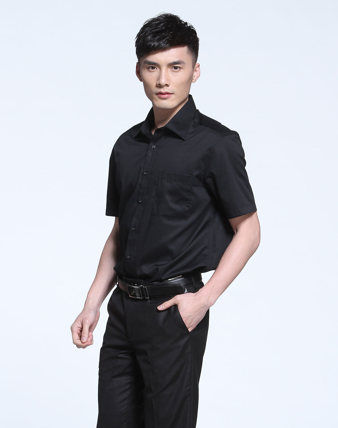 男款黑色翻领短袖衬衫