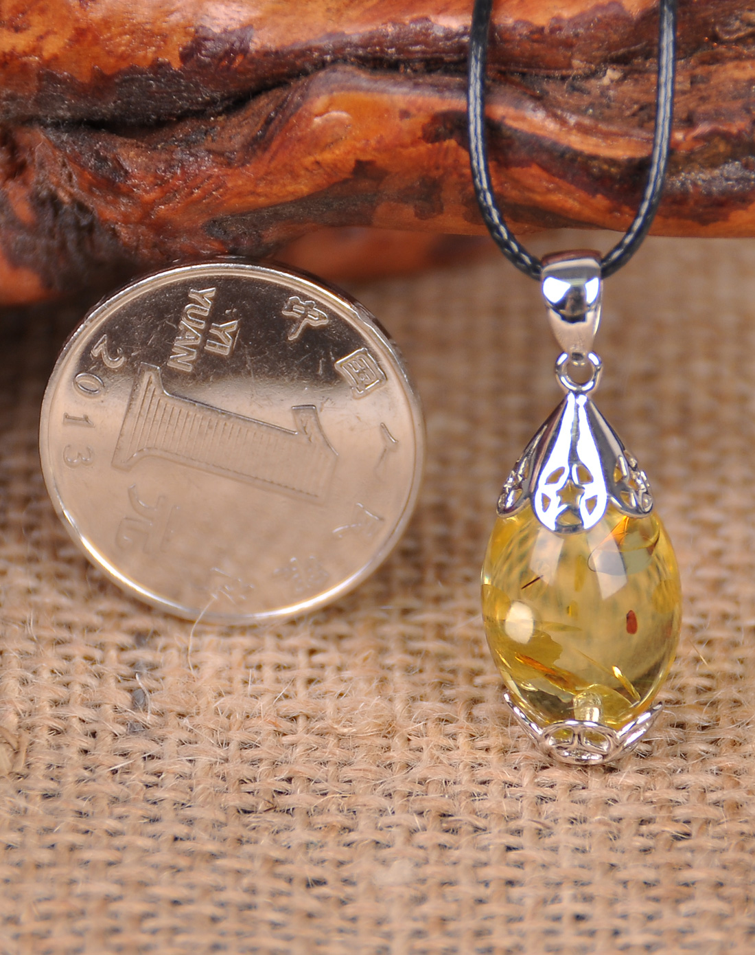 花海印象金珀吊坠(附送皮绳,带证书)