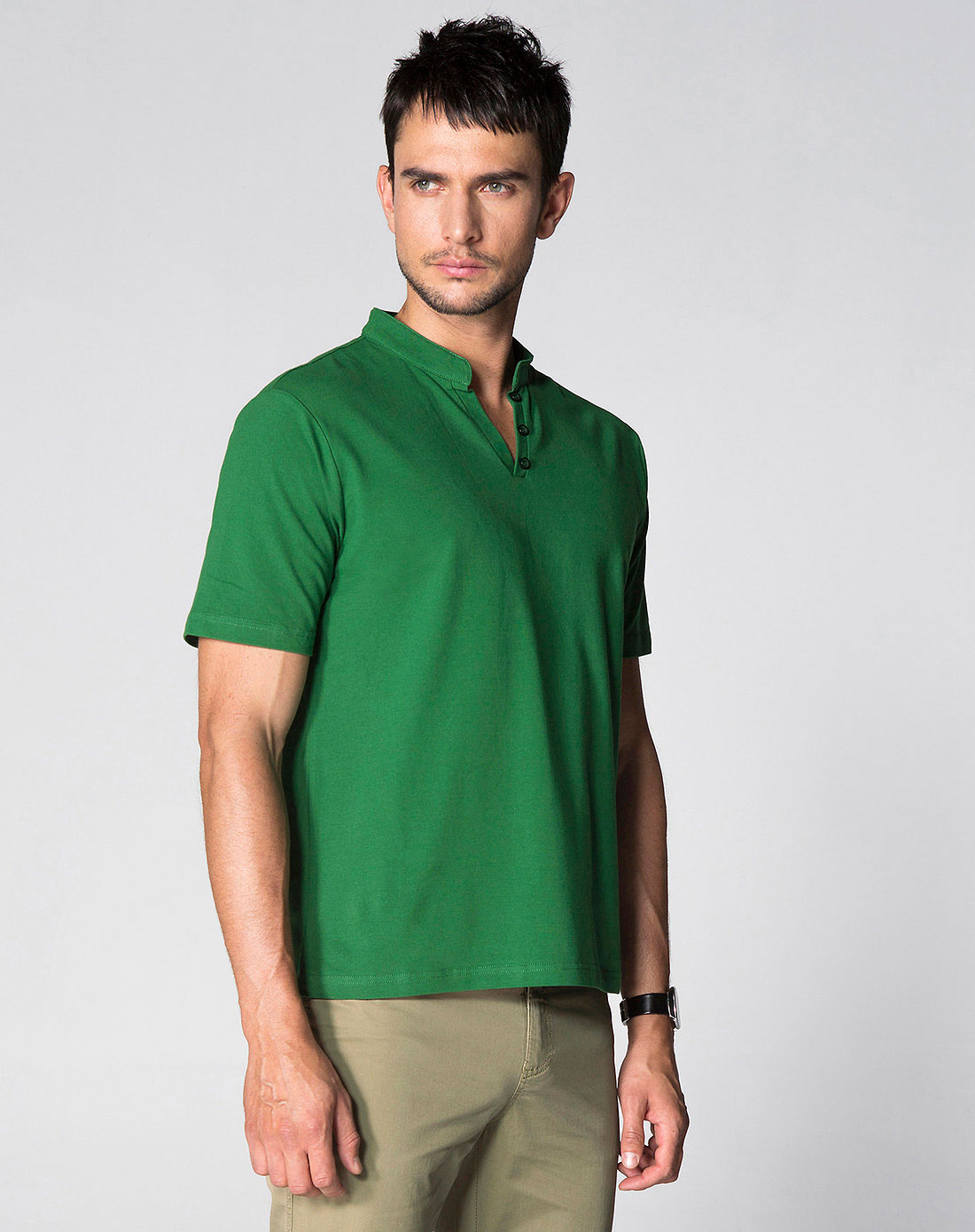 绿色v领宽松t恤