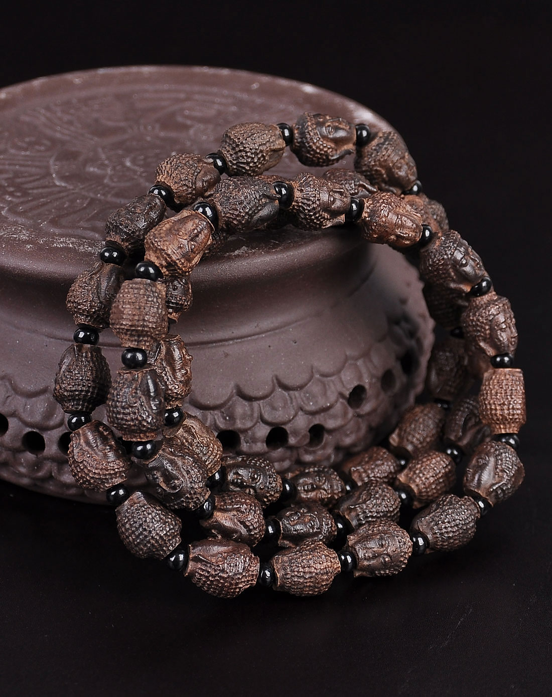 金刚佛头沉香念珠