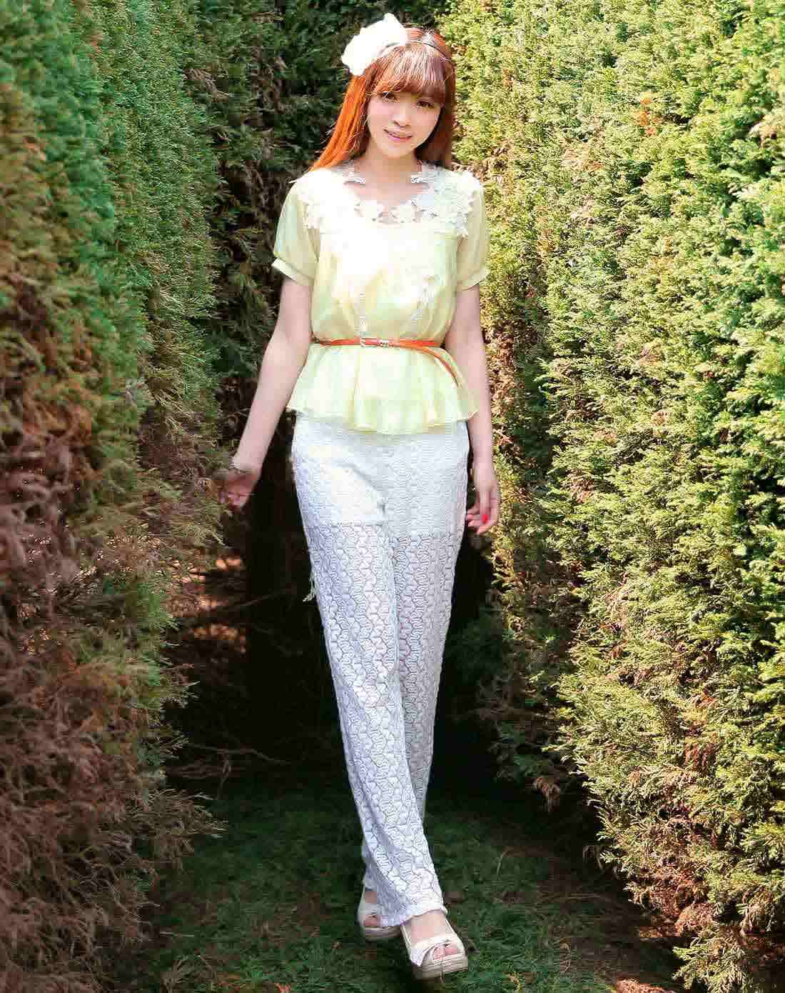 白色蕾丝时尚长裤